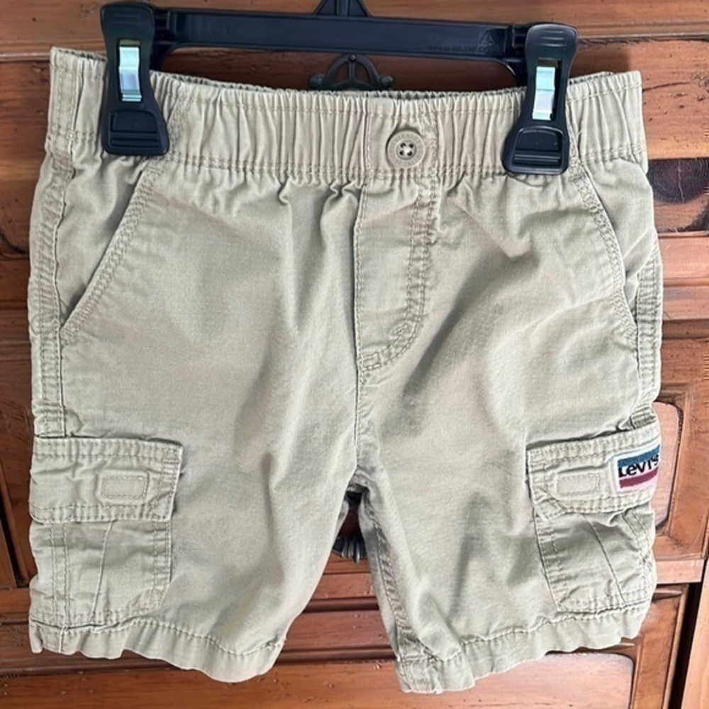 Levi’s Boy’s tan shorts, size 5.